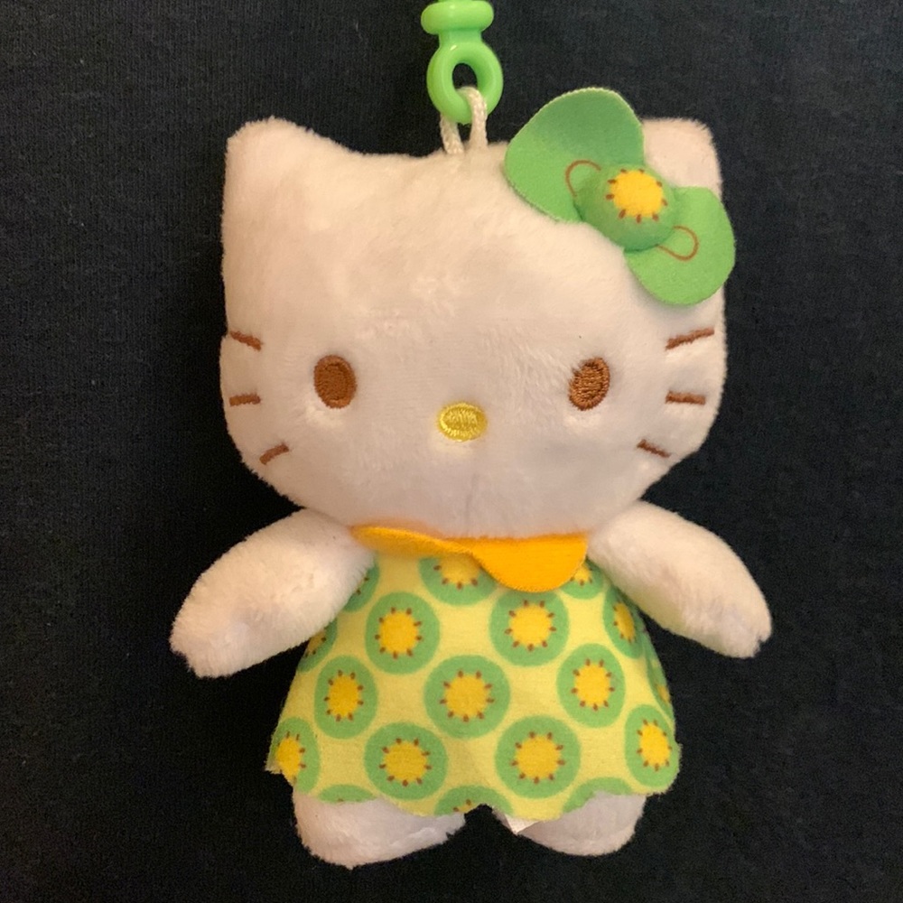 Hello Kitty mini plush clip kiwi dress NWOT